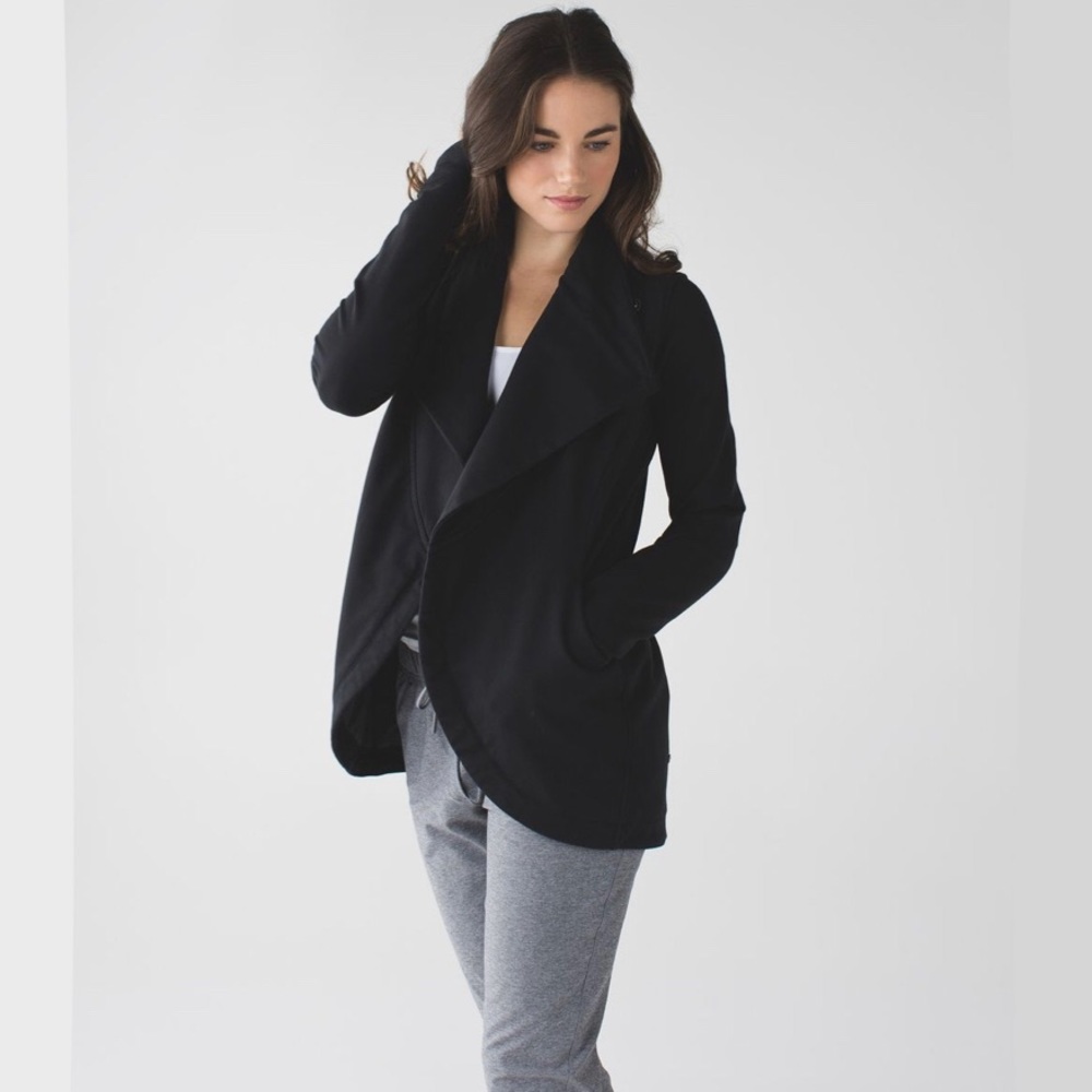 Lululemon That's A Wrap in Black